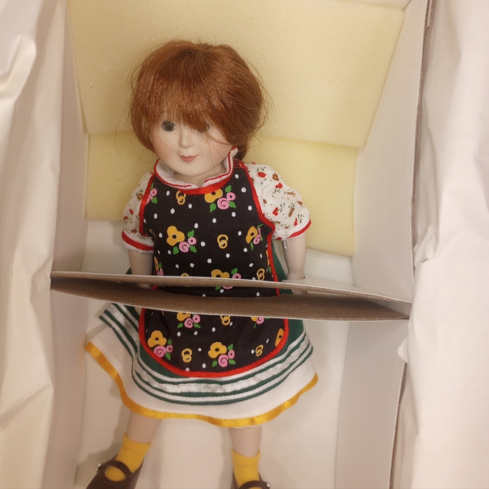 1993 Hallmark Mary Engelbreit Friendship Garden teatime friends Doll Josephine